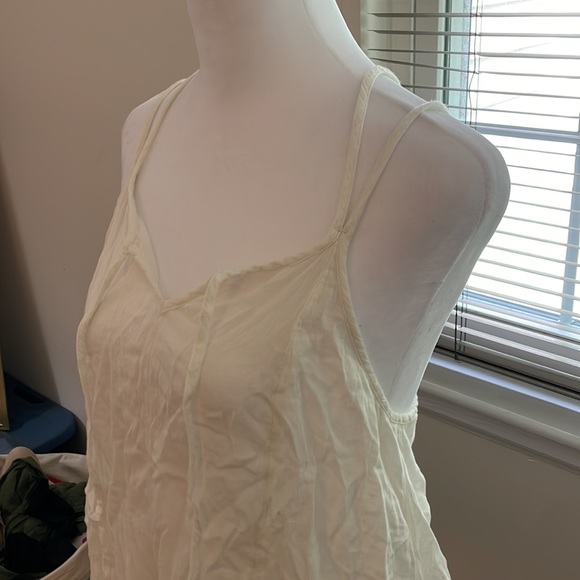 Handkerchief Aerie camisole. Cream, with lace-embroidered bottom - Picture 2 of 5